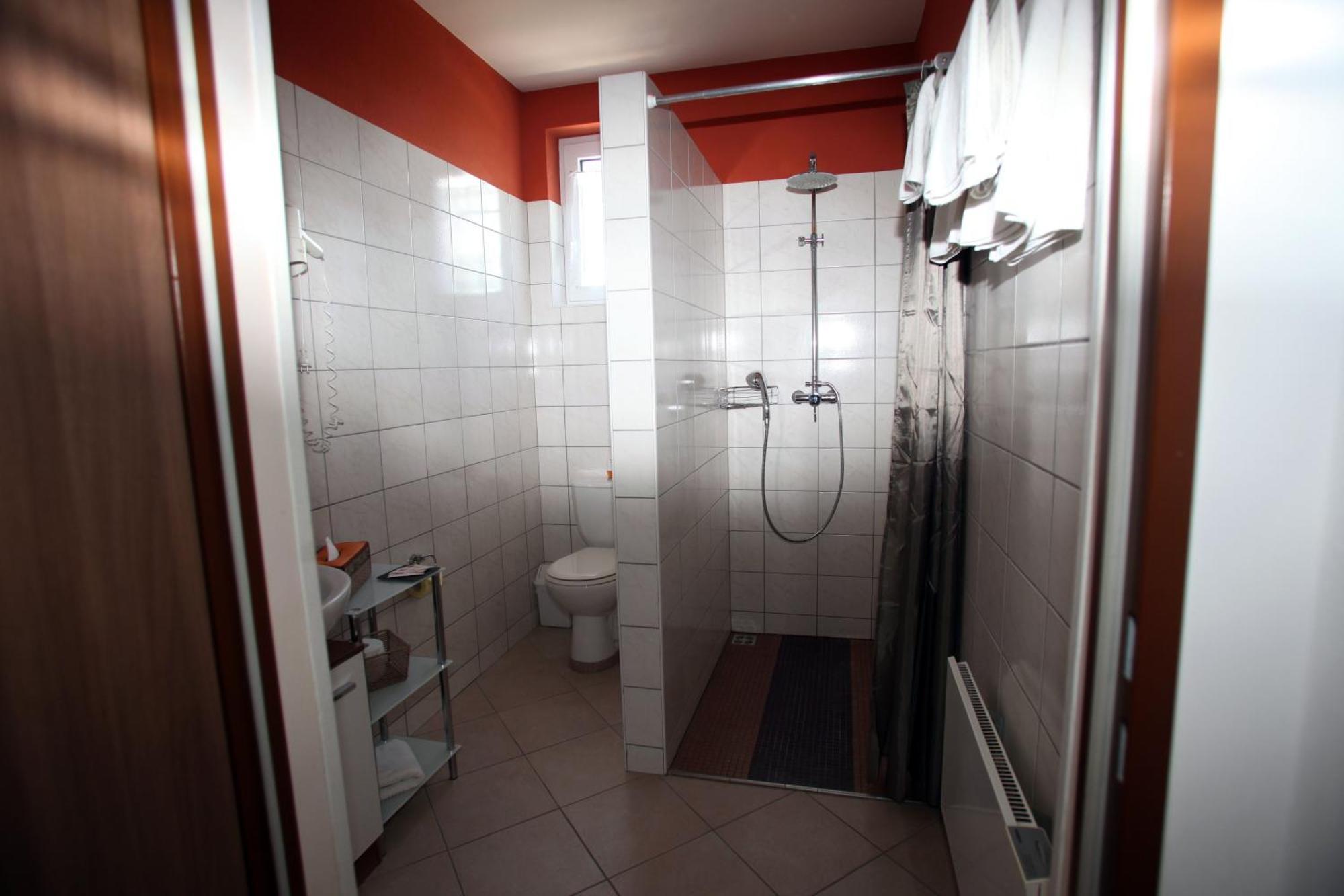 Landhaus Klambauer Ferienapartments Thermennaehe St Martins Therme Frauenkirchen Buitenkant foto